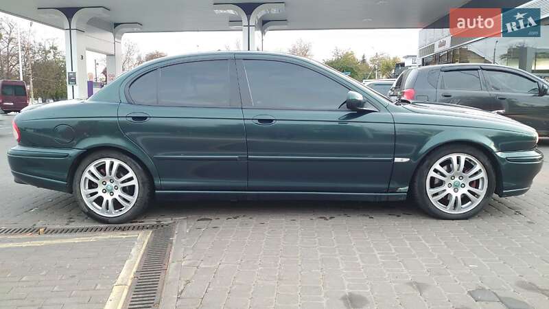 Седан Jaguar X-Type 2002 в Умані