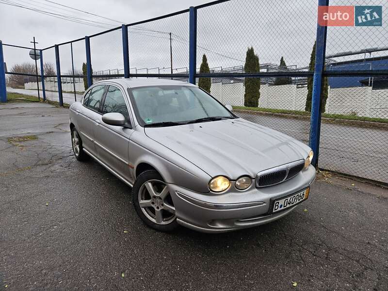 Седан Jaguar X-Type 2002 в Охтирці