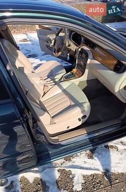 Седан Jaguar X-Type 2001 в 