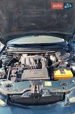 Седан Jaguar X-Type 2001 в 
