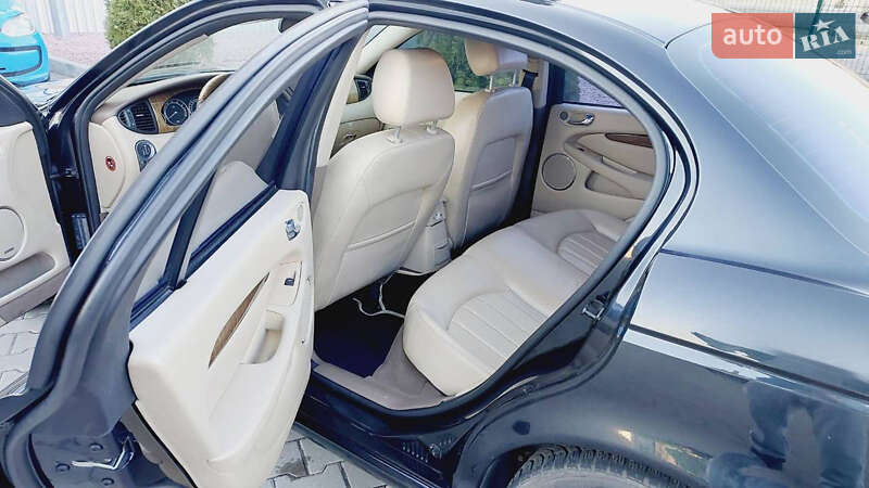 Седан Jaguar X-Type 2006 в Киеве