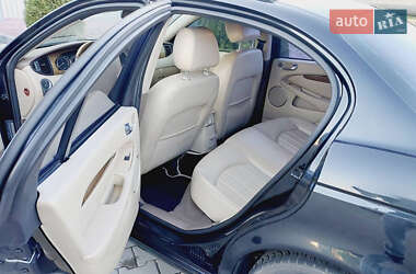 Седан Jaguar X-Type 2006 в 