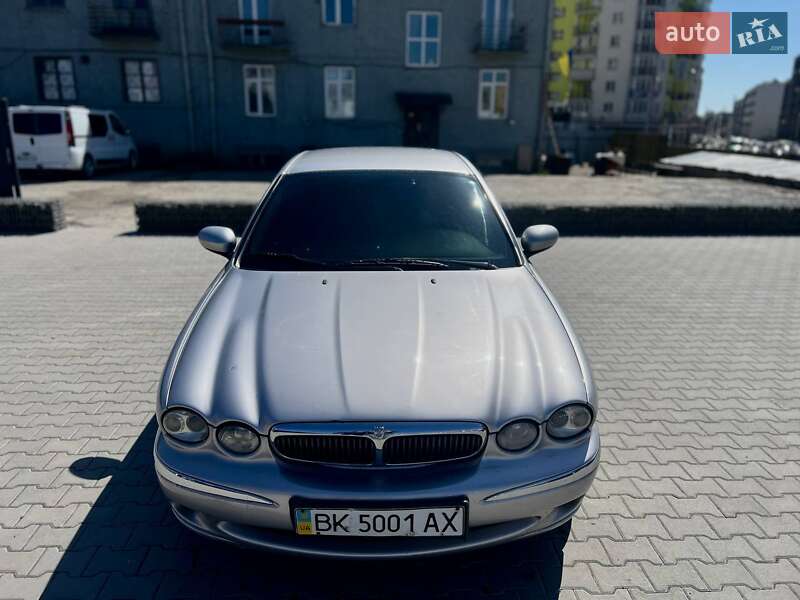 Седан Jaguar X-Type 2001 в Львове