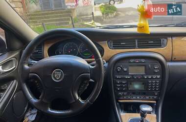 Седан Jaguar X-Type 2001 в 