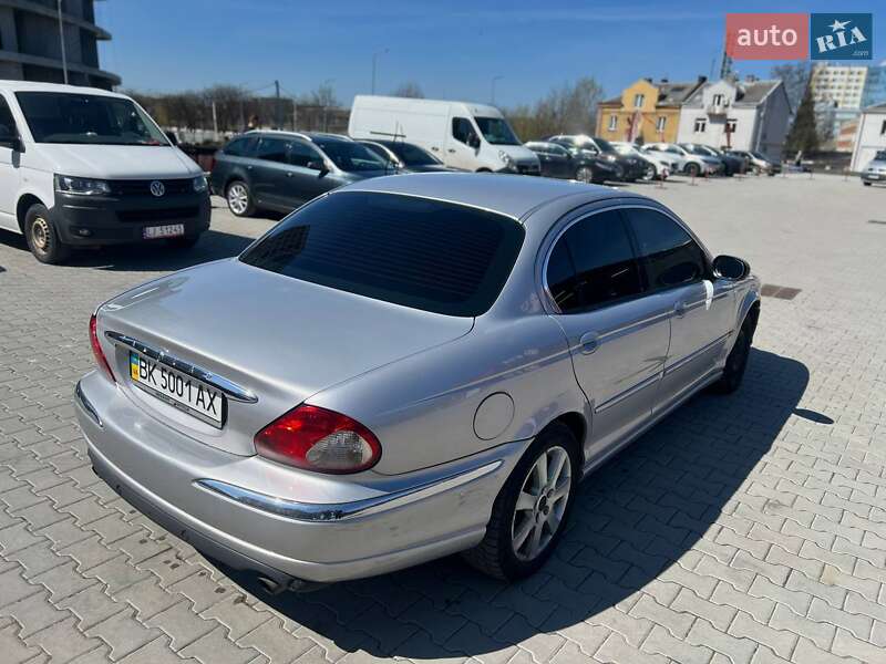 Седан Jaguar X-Type 2001 в Львове