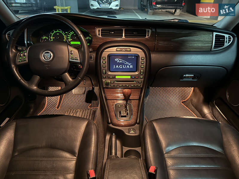 Седан Jaguar X-Type 2008 в Києві