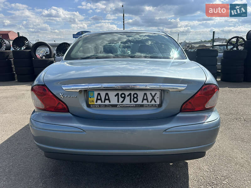 Седан Jaguar X-Type 2004 в Киеве