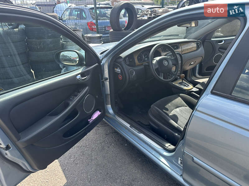 Седан Jaguar X-Type 2004 в Киеве