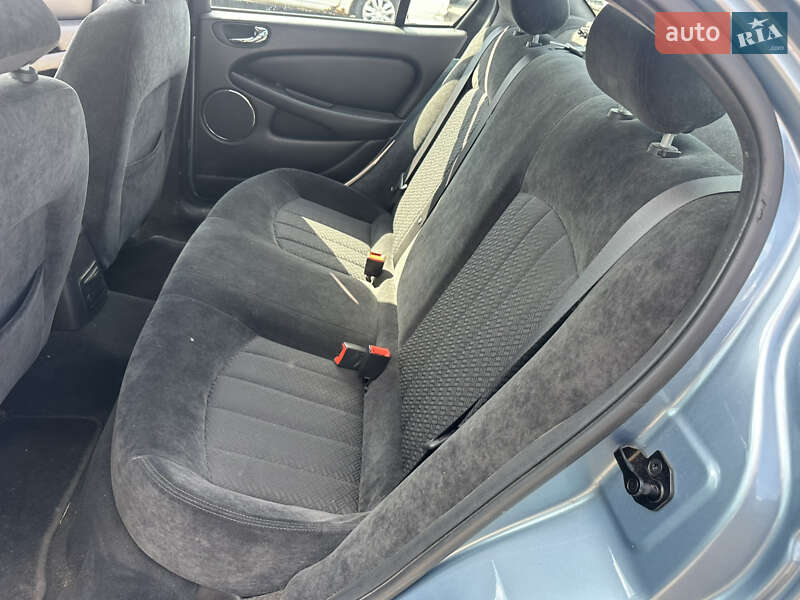 Седан Jaguar X-Type 2004 в Киеве