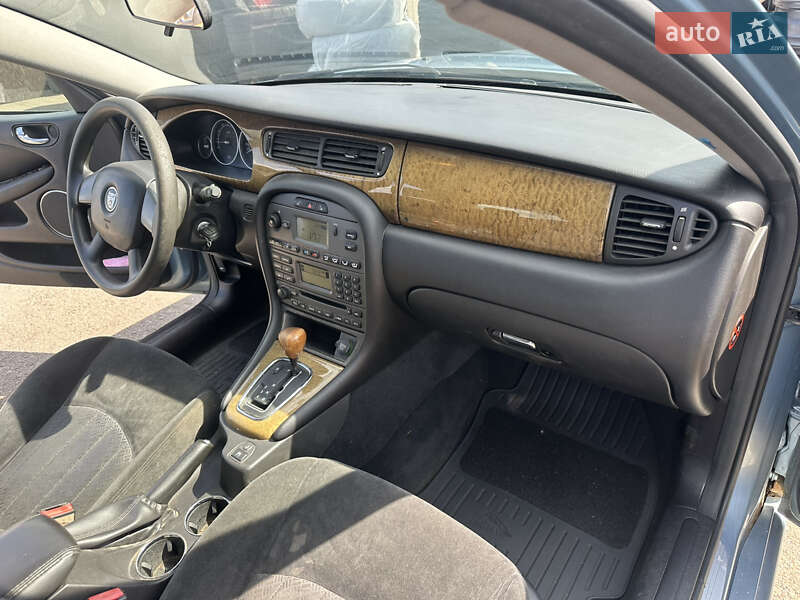 Седан Jaguar X-Type 2004 в Киеве