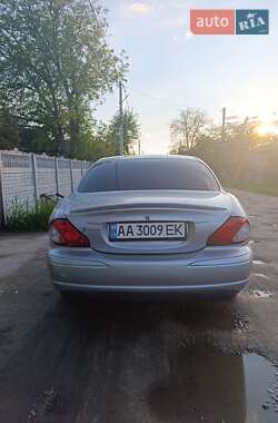 Седан Jaguar X-Type 2004 в 