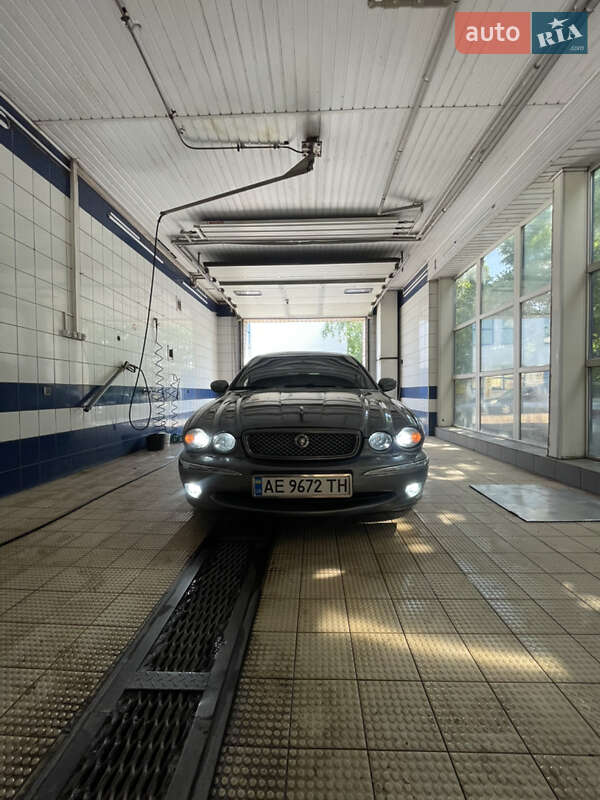 Седан Jaguar X-Type 2002 в 