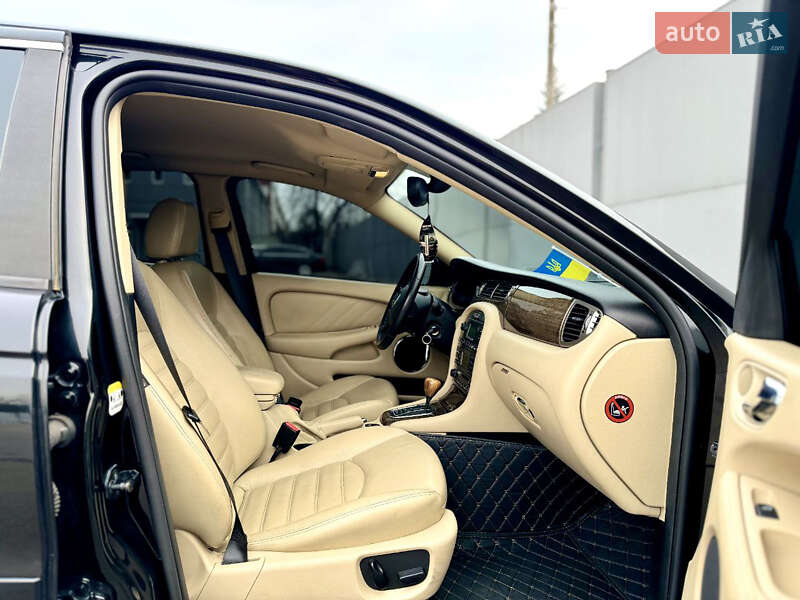 Седан Jaguar X-Type 2008 в Глевахе