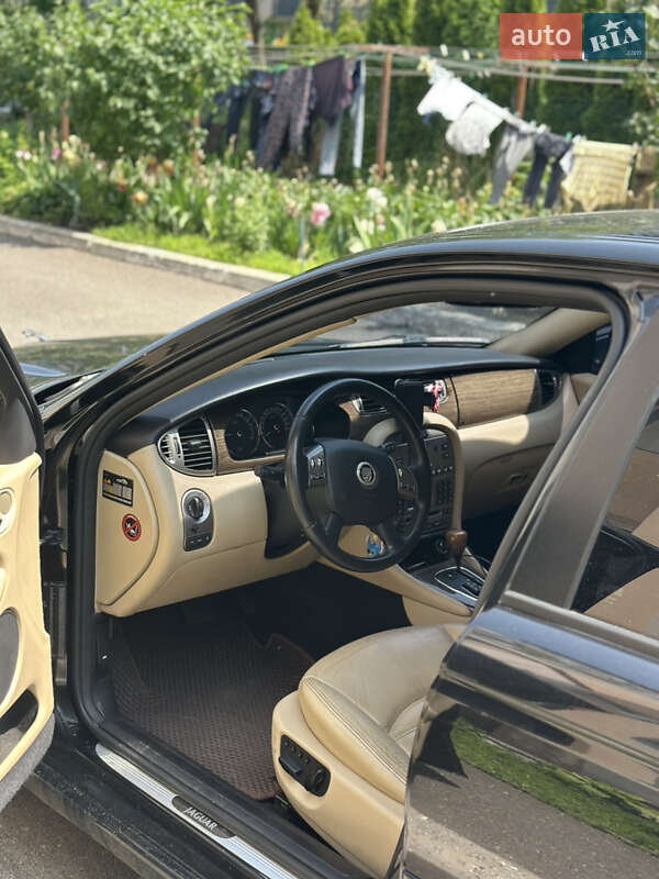 Седан Jaguar X-Type 2008 в Глевахе