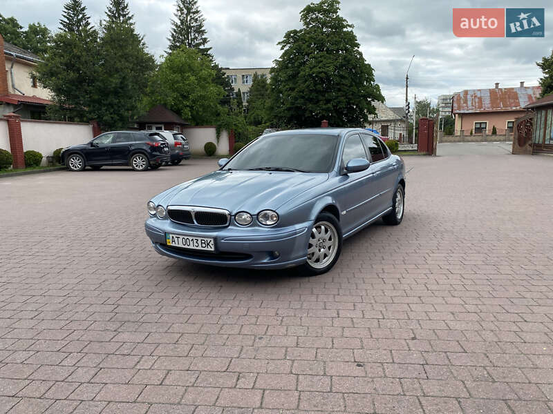 Седан Jaguar X-Type 2004 в 