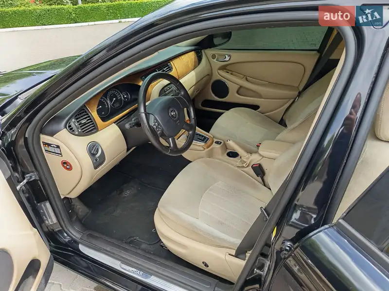 Седан Jaguar X-Type 2006 в 