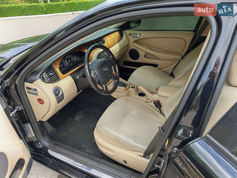Седан Jaguar X-Type 2006 в Підволочиську