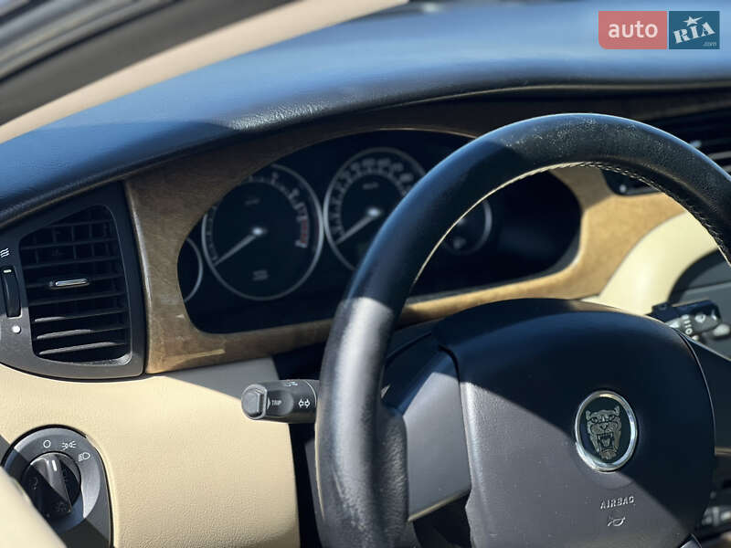 Седан Jaguar X-Type 2006 в Львові