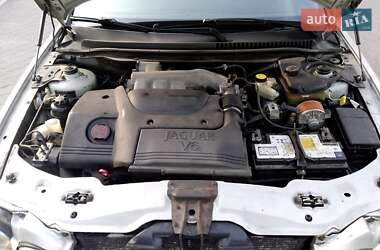 Седан Jaguar X-Type 2001 в 