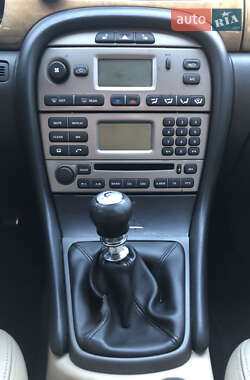 Седан Jaguar X-Type 2001 в 