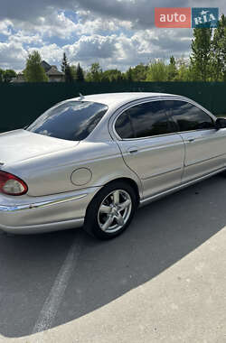 Седан Jaguar X-Type 2004 в 