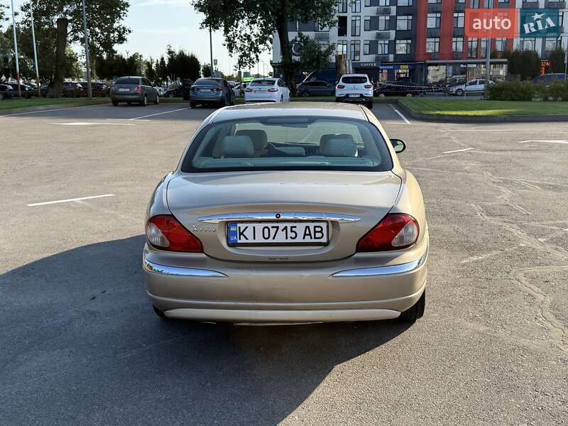 Седан Jaguar X-Type 2002 в Киеве
