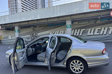 Седан Jaguar X-Type 2001 в 