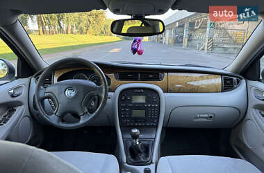 Седан Jaguar X-Type 2001 в 