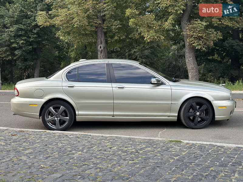 Седан Jaguar X-Type 2009 в Киеве