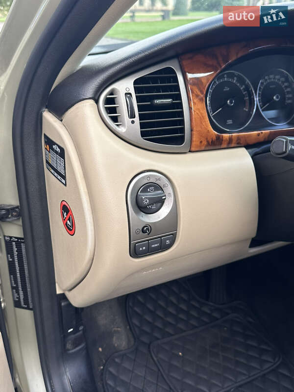 Седан Jaguar X-Type 2009 в Киеве