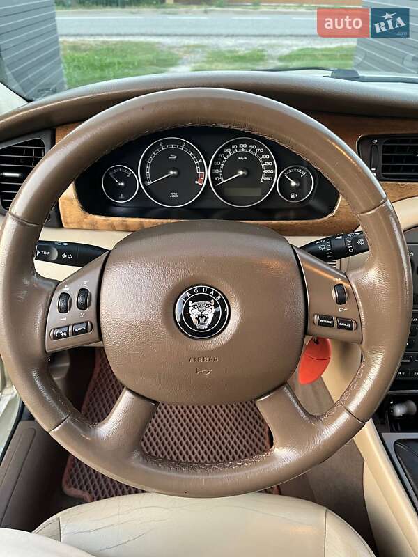 Седан Jaguar X-Type 2007 в Радехове