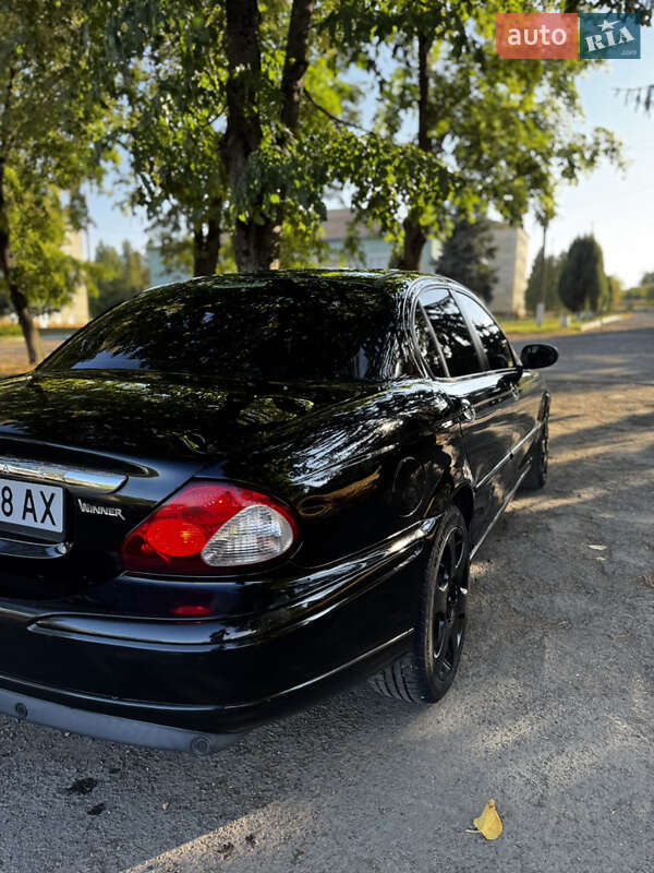 Седан Jaguar X-Type 2006 в Бучаче