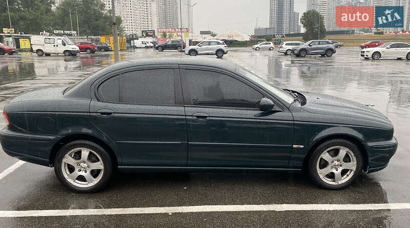 Седан Jaguar X-Type 2003 в Киеве