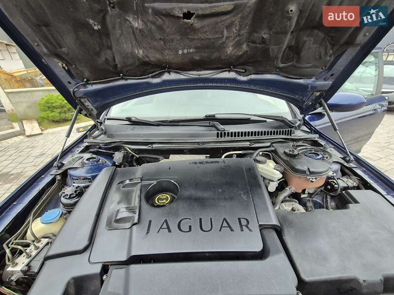 Седан Jaguar X-Type 2004 в Львове