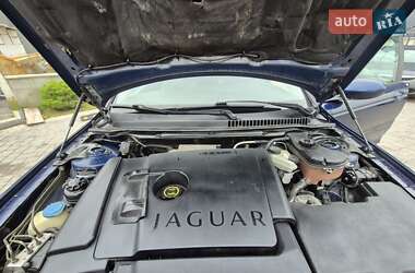 Седан Jaguar X-Type 2004 в 