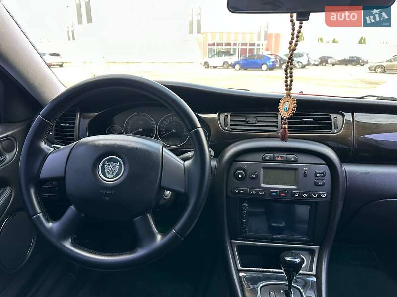 Седан Jaguar X-Type 2004 в Киеве