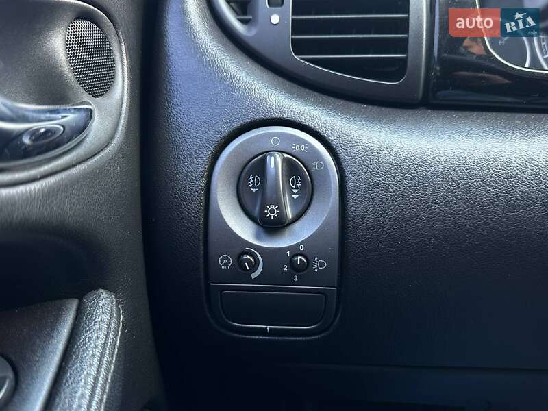 Седан Jaguar X-Type 2004 в Киеве