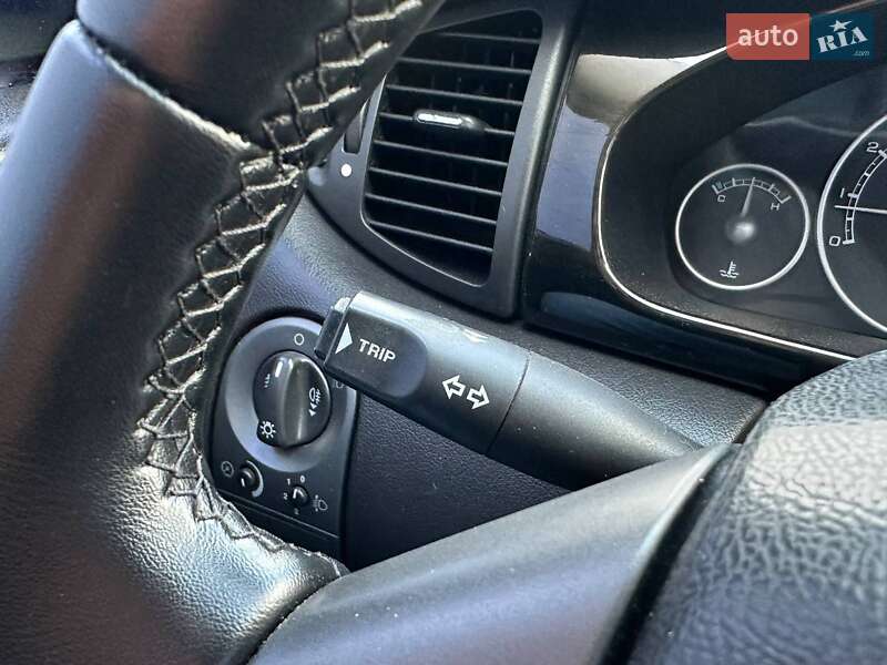 Седан Jaguar X-Type 2004 в Киеве