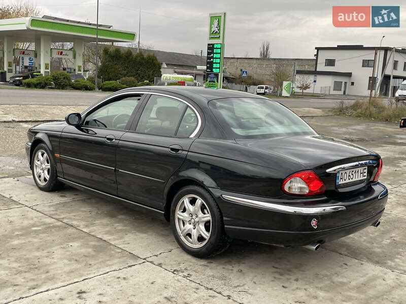 Седан Jaguar X-Type 2001 в Солотвине