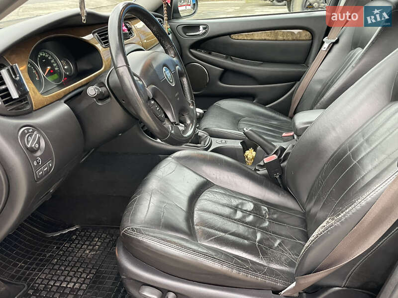 Седан Jaguar X-Type 2001 в Солотвине