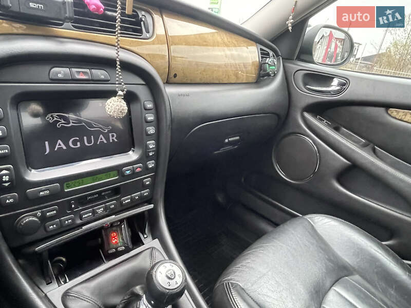 Седан Jaguar X-Type 2001 в Солотвине