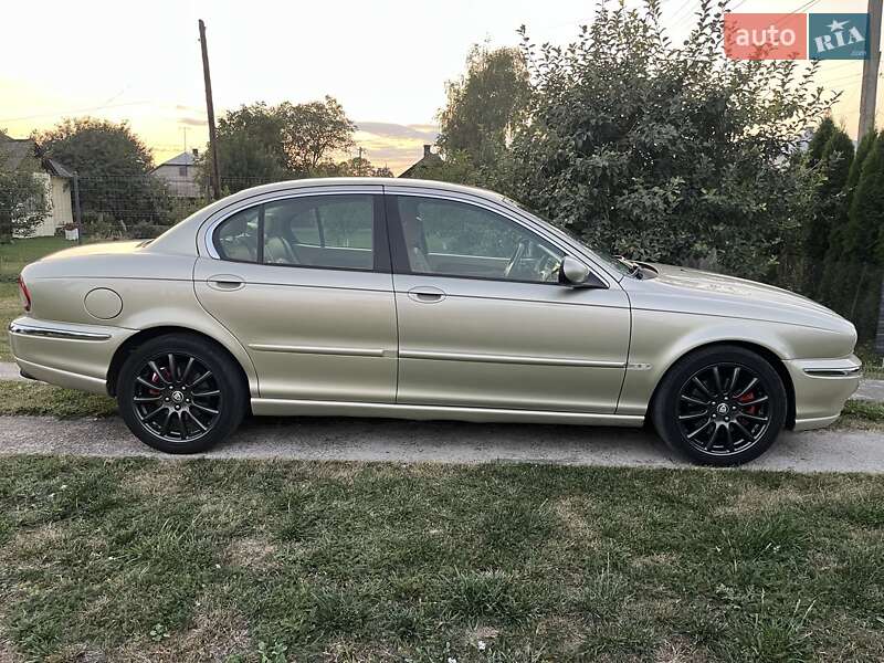 Седан Jaguar X-Type 2007 в Радехові