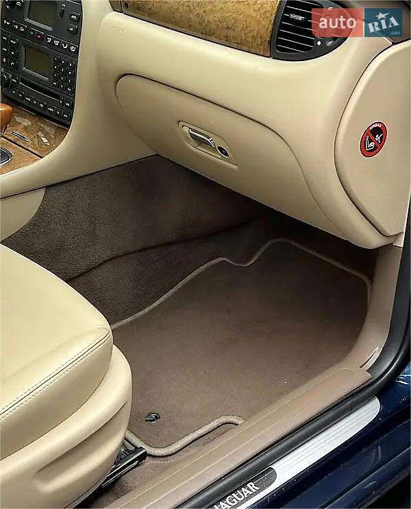 Седан Jaguar X-Type 2006 в Смеле