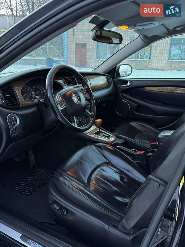 Седан Jaguar X-Type 2006 в Казатине
