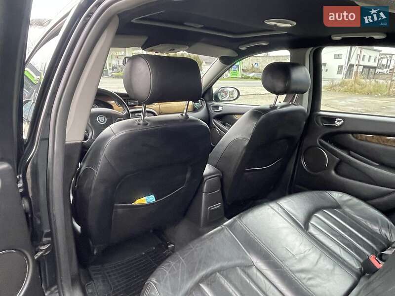 Седан Jaguar X-Type 2001 в Тячеве