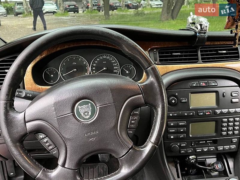 Седан Jaguar X-Type 2001 в Дніпрі