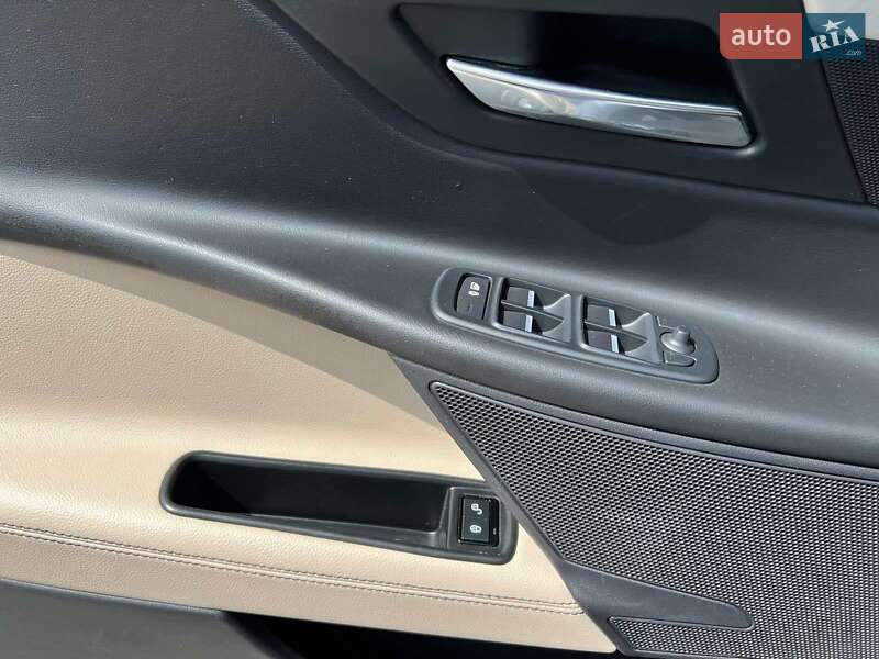 Седан Jaguar XE 2018 в Луцке