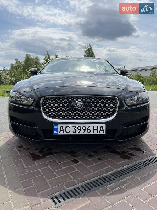 Седан Jaguar XE 2018 в Луцке