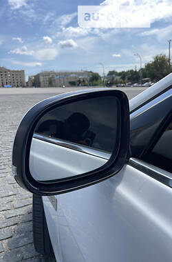 Седан Jaguar XE 2015 в 