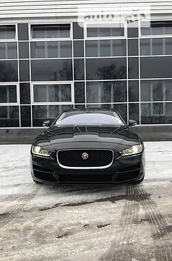 Седан Jaguar XE 2016 в Киеве